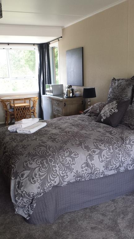 A1 Troutfishing At Tirau Villa Room photo
